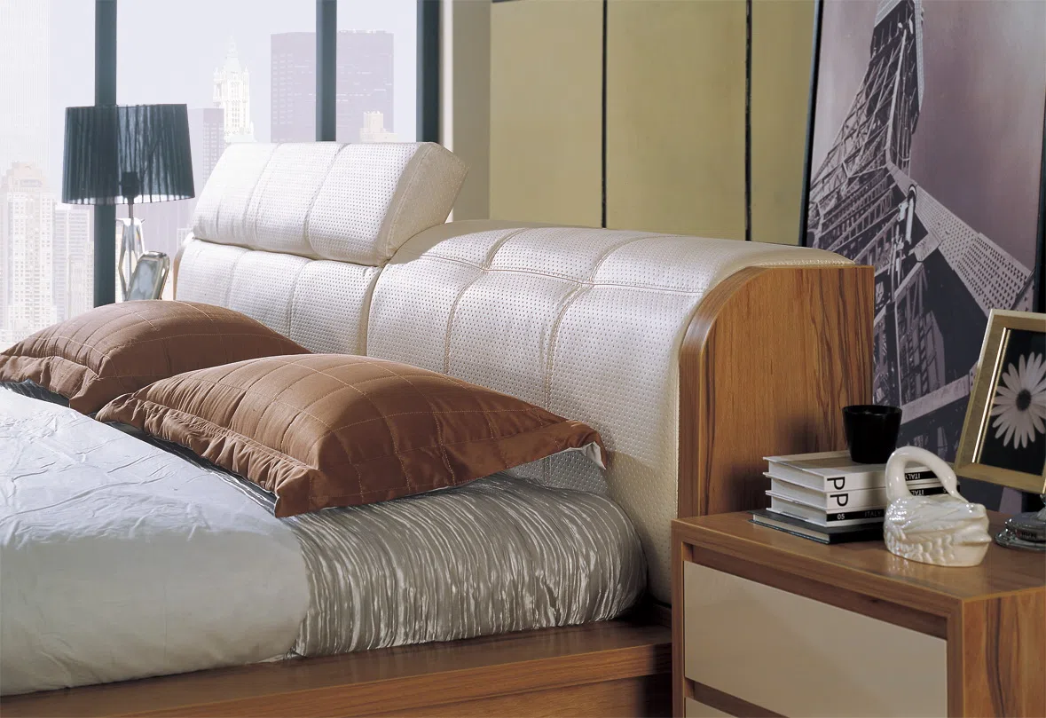 Beds and bedrooms 10A105-3