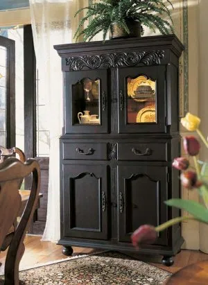 Cabinets, dressers and shelves 320-990-991