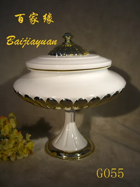 Посуда, подносы и декоративные блюда G055