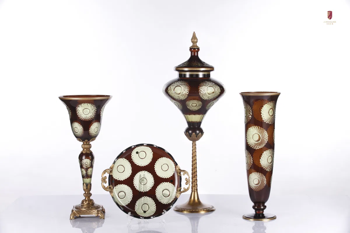 Candle holders and candelabras EQIMAGE_3637