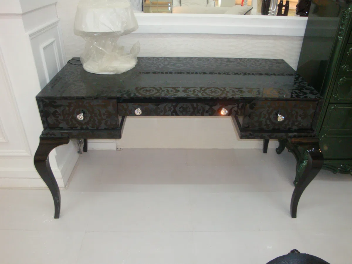 Tables, consoles and tabletops DSC01583