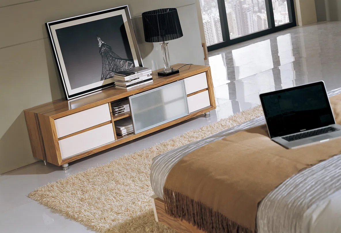 Beds and bedrooms 10F101
