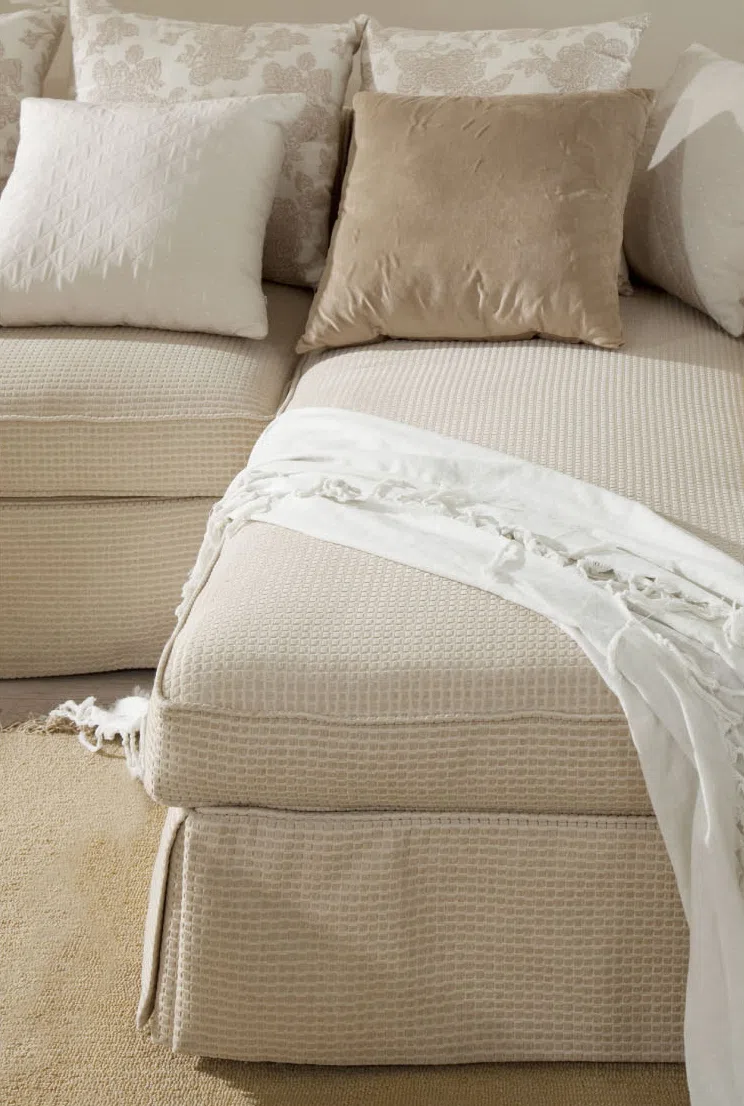 Beds and bedrooms 22+
