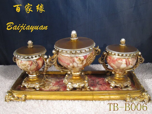 Посуда, подносы и декоративные блюда B006