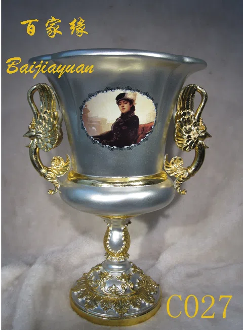 Decor and interior accessory selections C027