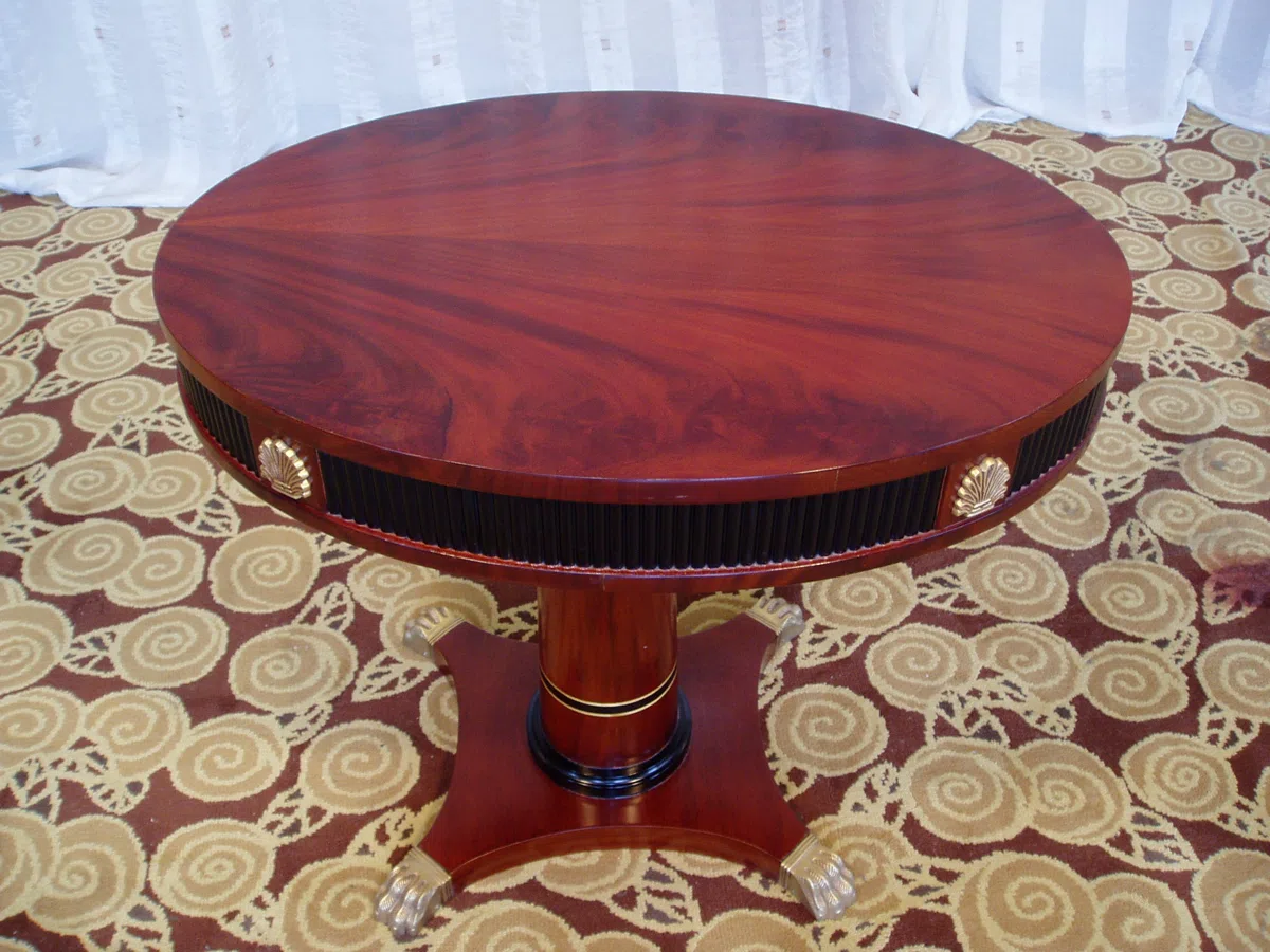 Tables, consoles and tabletops 710x515x640