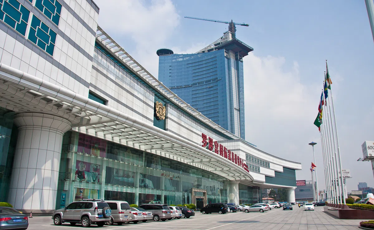 Интерьеры и экспозиции lecong Furniture City (7)