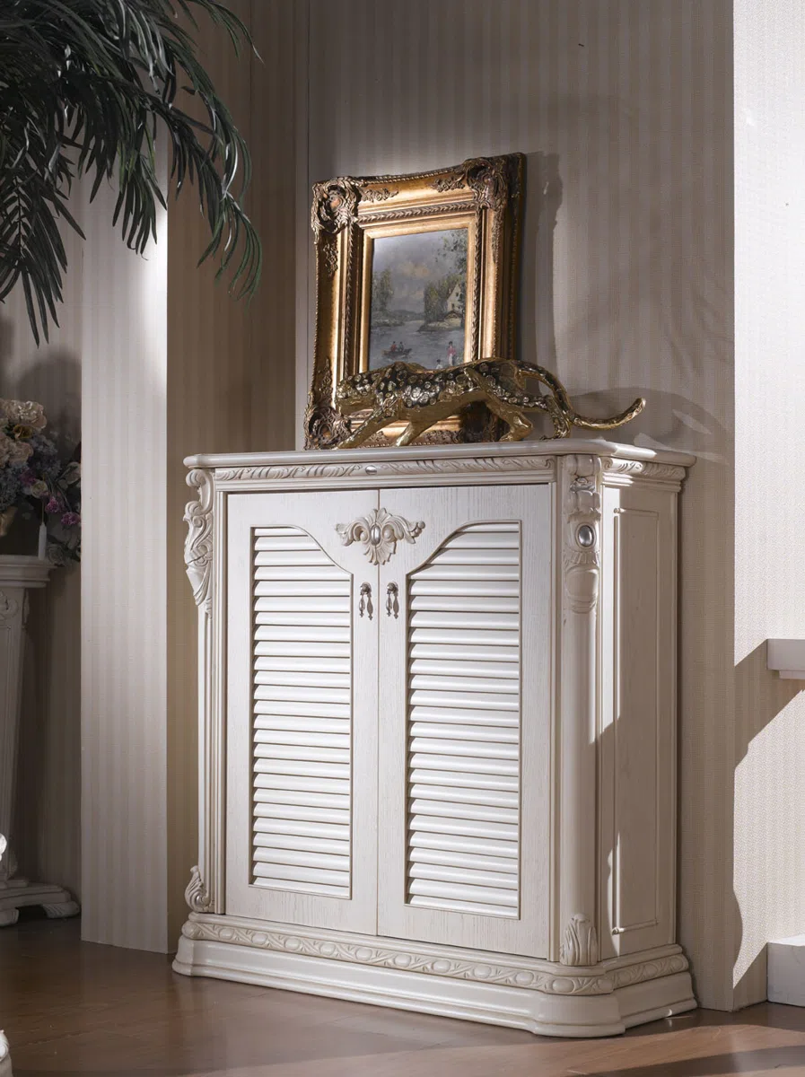 Cabinets, dressers and shelves D236BCDC5DE0