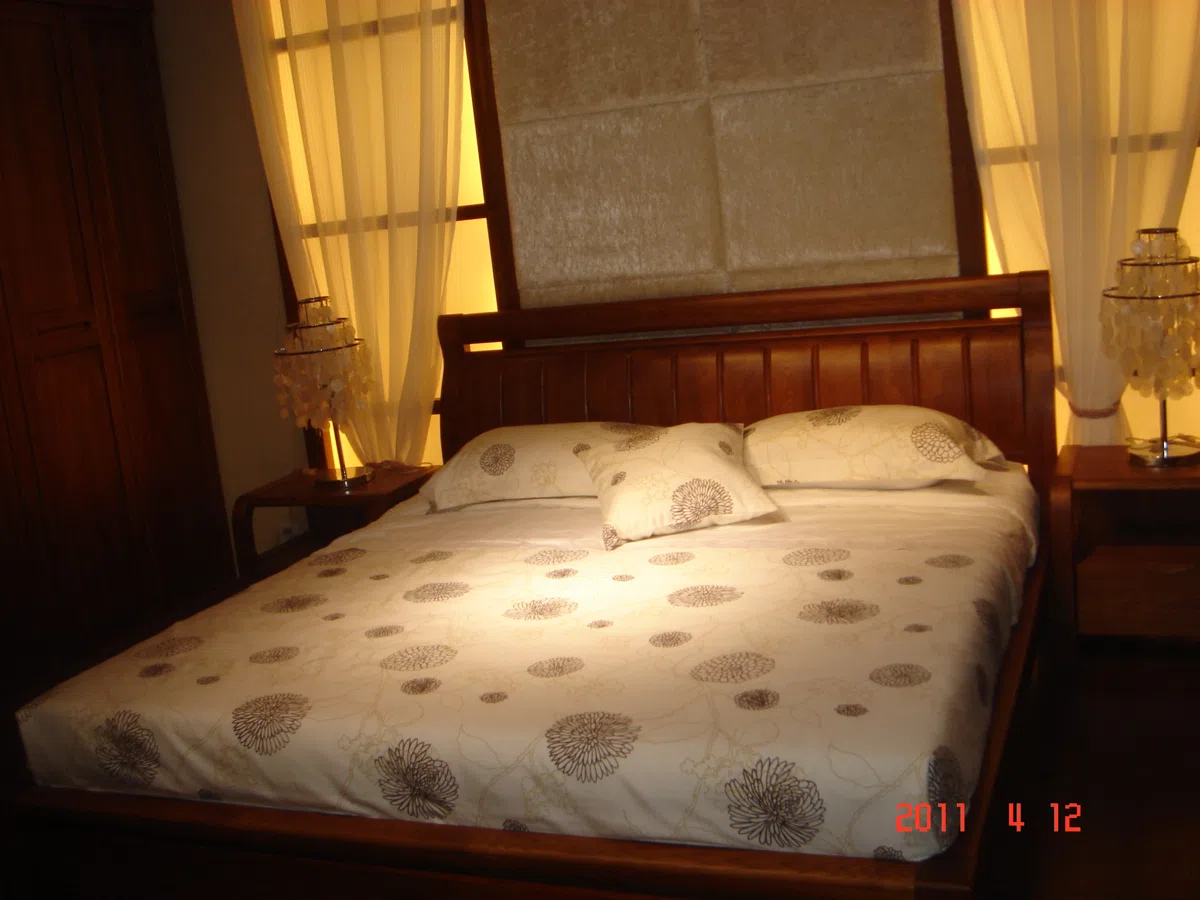 Beds and bedrooms DSC04550