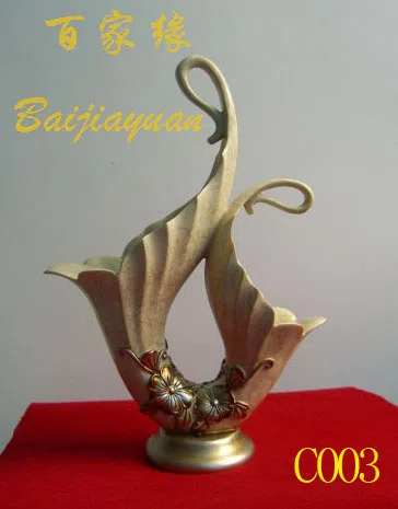 Статуэтки и скульптурный декор C003