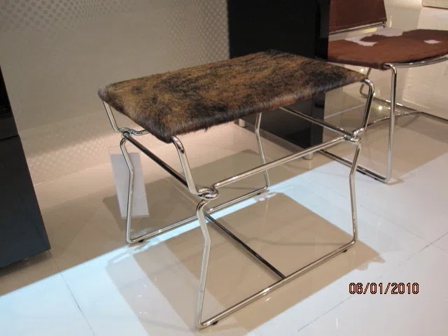 Tables, consoles and tabletops D53A2D43E4F3