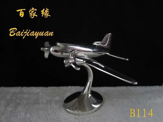 Статуэтки и скульптурный декор B114