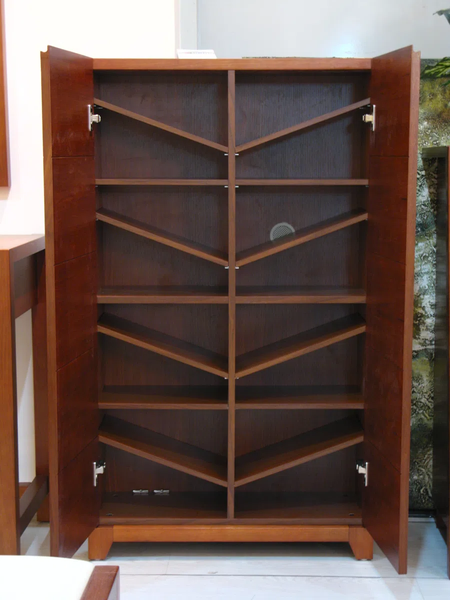 Cabinets, dressers and shelves D7057C5B5DAB