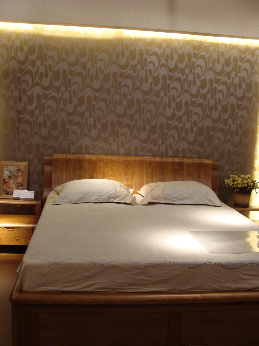 Beds and bedrooms A18113