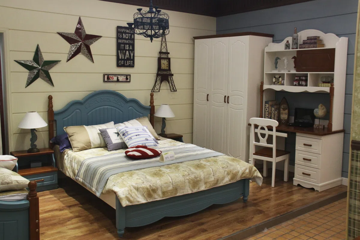 Beds and bedrooms 8A10