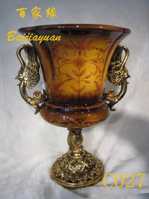 Decor and interior accessory selections C027