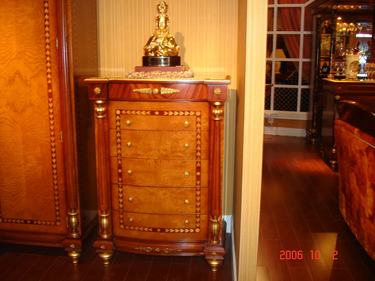 Cabinets, dressers and shelves DSC00948