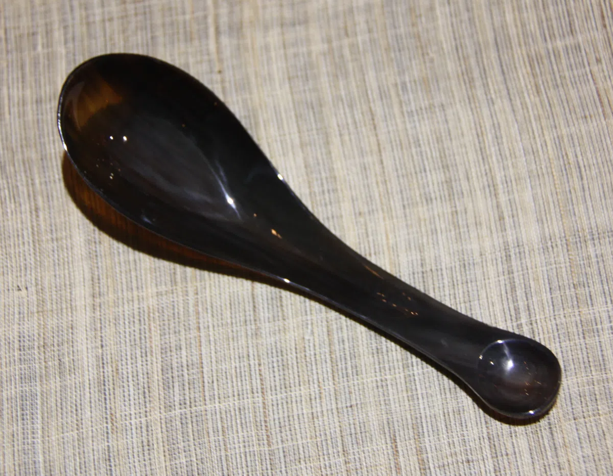 Посуда, подносы и декоративные блюда DC389A72F204