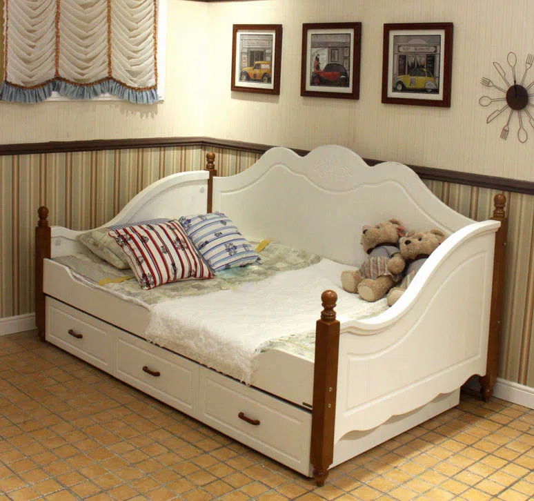 Beds and bedrooms 8L05