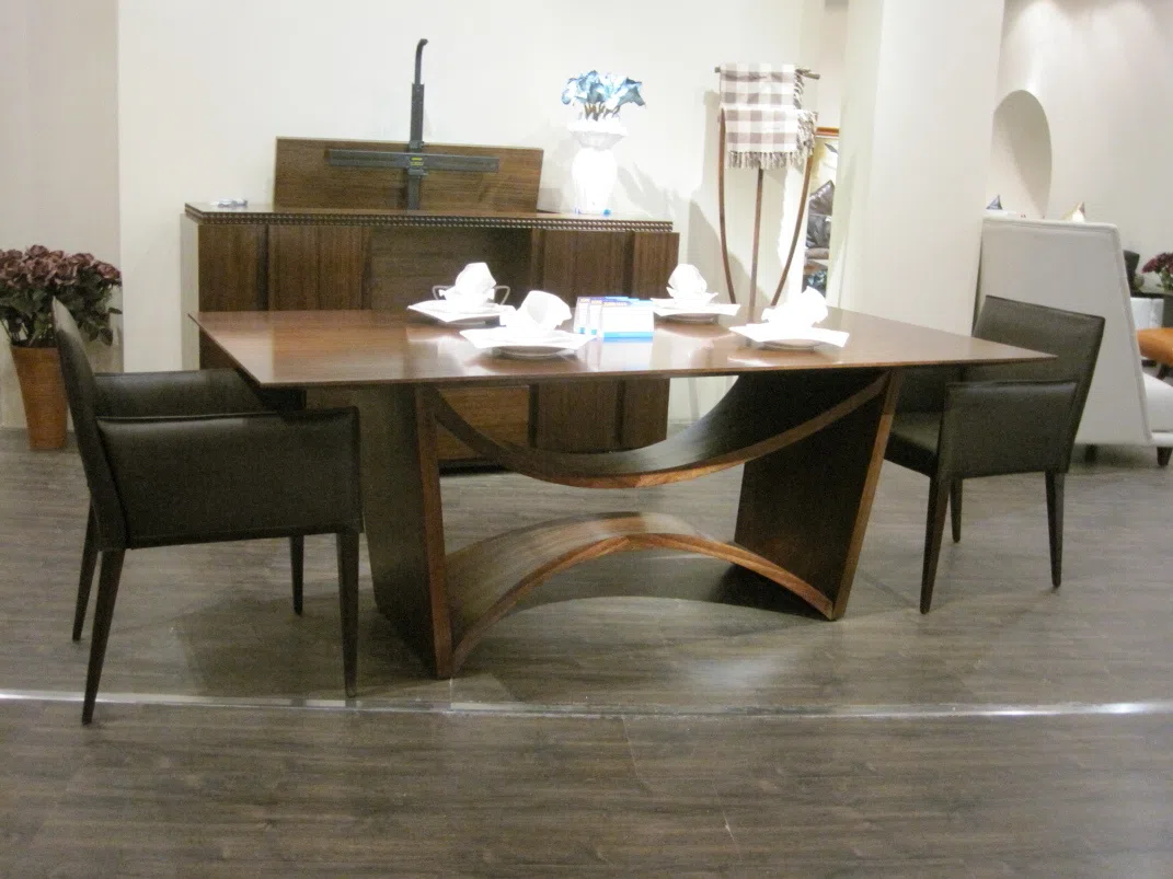 Tables, consoles and tabletops E2614C57DCDE
