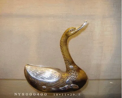 Статуэтки и скульптурный декор NY8000400
