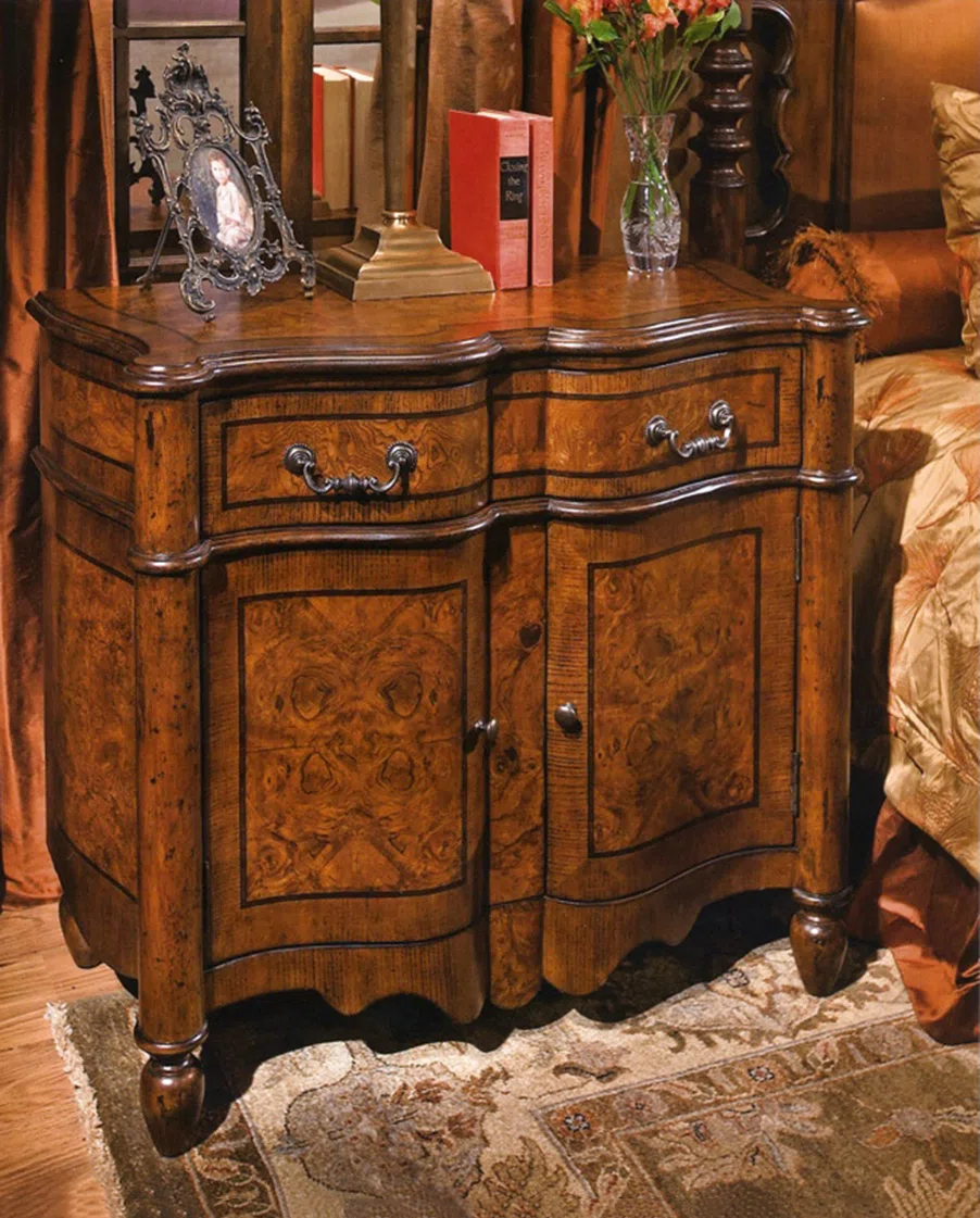Cabinets, dressers and shelves 8153.