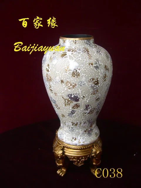 Decor and interior accessory selections C038