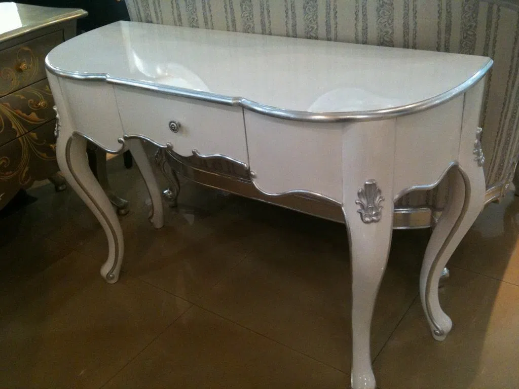 Tables, consoles and tabletops 1 (226)