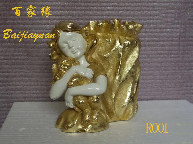 Статуэтки и скульптурный декор R001