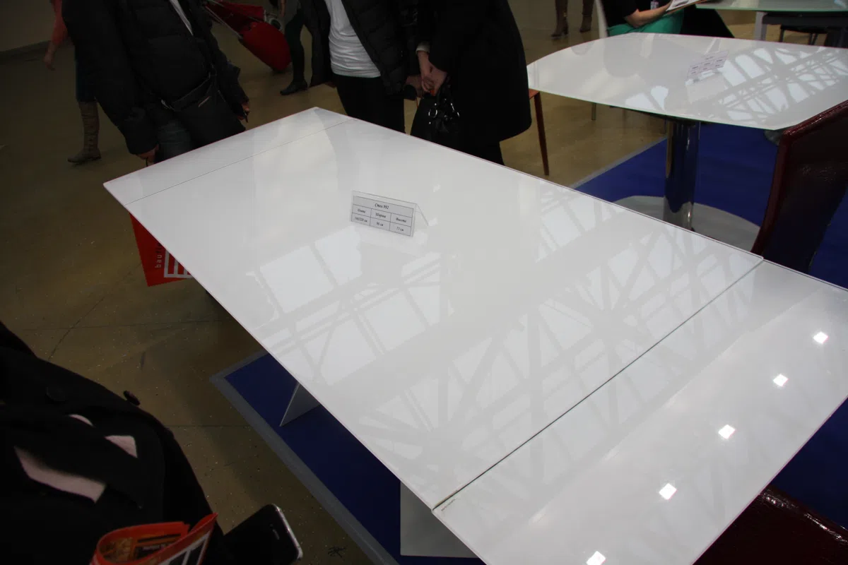Tables, consoles and tabletops IMG_3936
