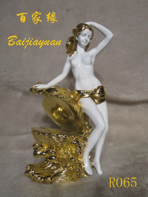 Статуэтки и скульптурный декор R065