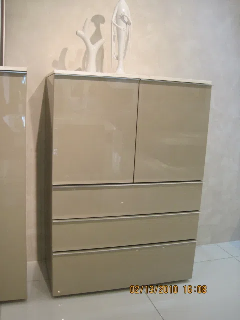 Cabinets, dressers and shelves E8DCE65B294C