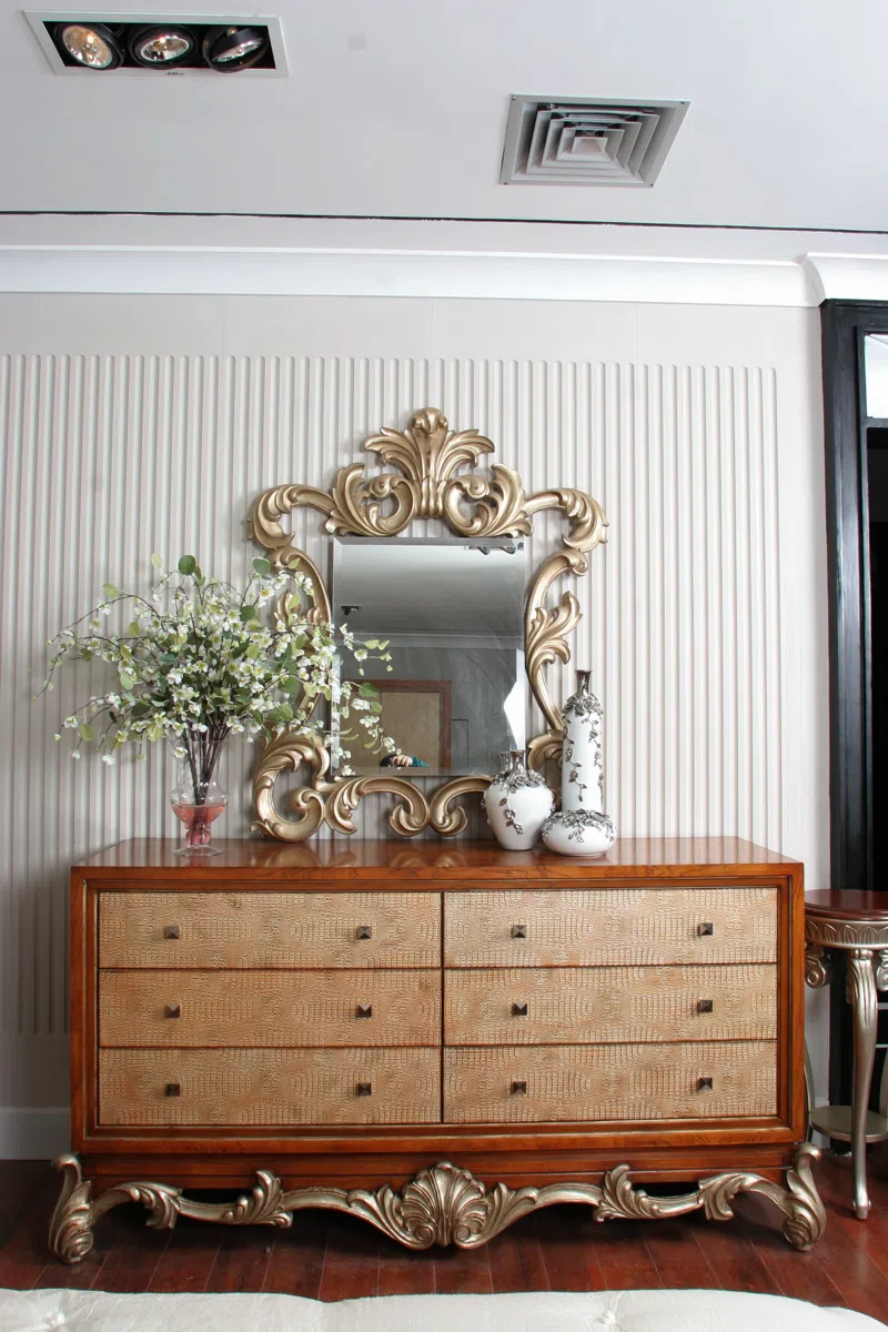Cabinets, dressers and shelves E9CE56082B3C
