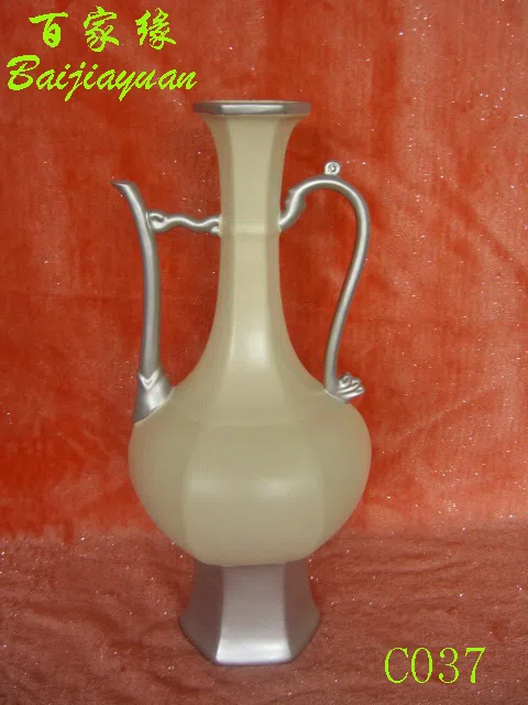 Decor and interior accessory selections C037