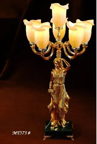 Candle holders and candelabras EDB5A7BBF32D