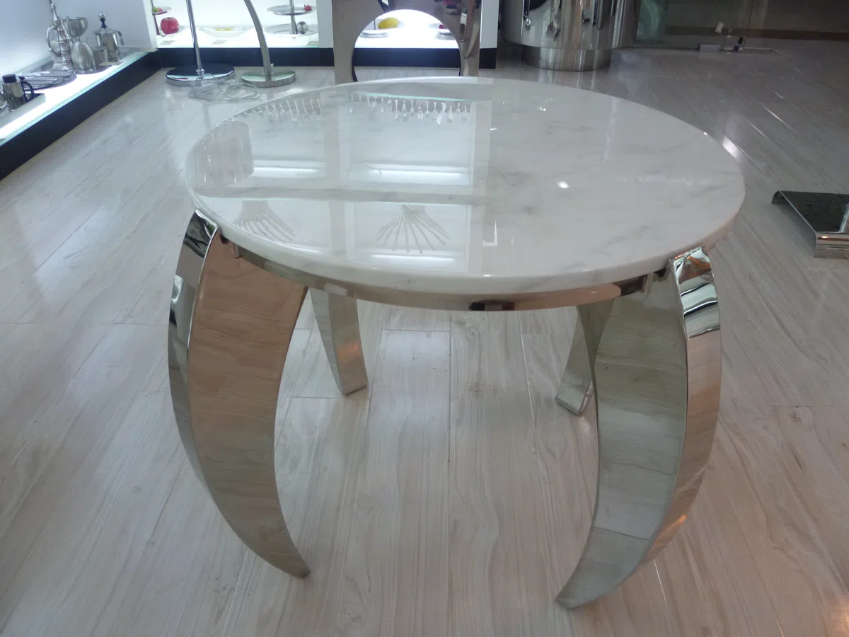 Tables, consoles and tabletops P1020462