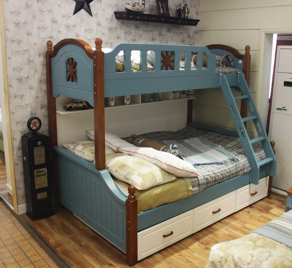 Beds and bedrooms 8L06
