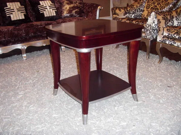 Tables, consoles and tabletops R8716