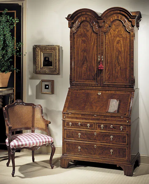Cabinets, dressers and shelves 190