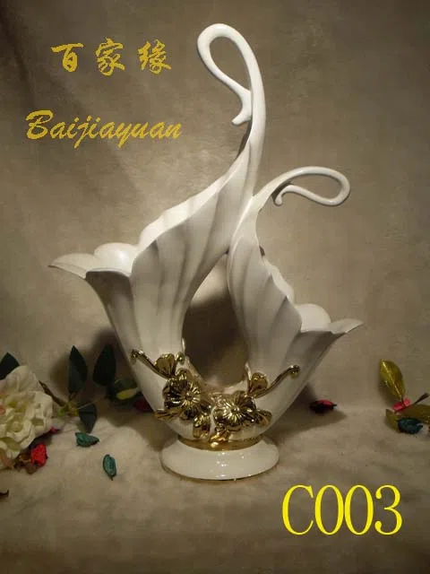 Статуэтки и скульптурный декор C003