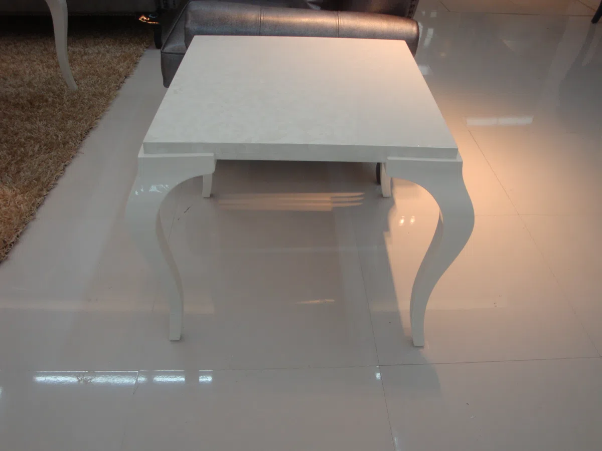 Tables, consoles and tabletops DSC01594