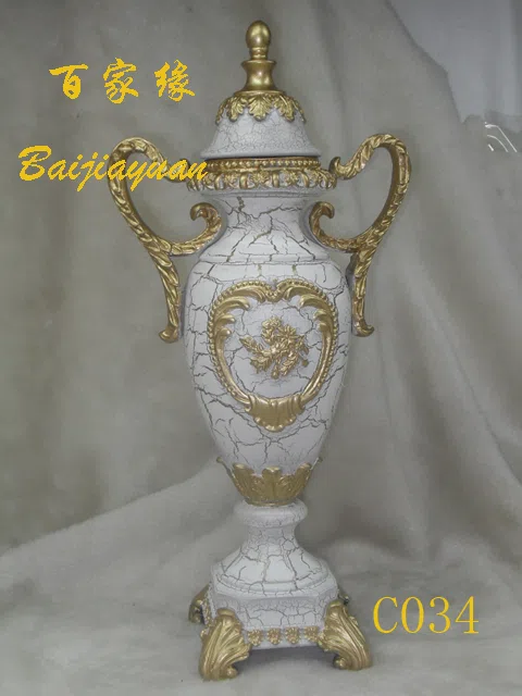 Decor and interior accessory selections C034
