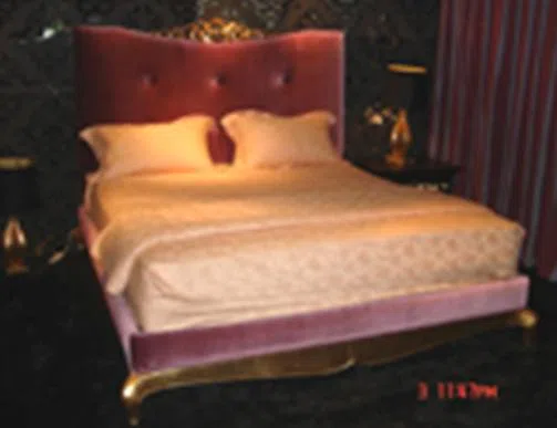 Beds and bedrooms B004