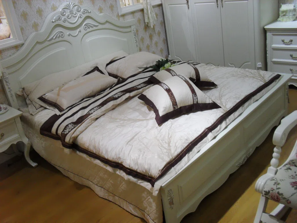 Beds and bedrooms SDC14723
