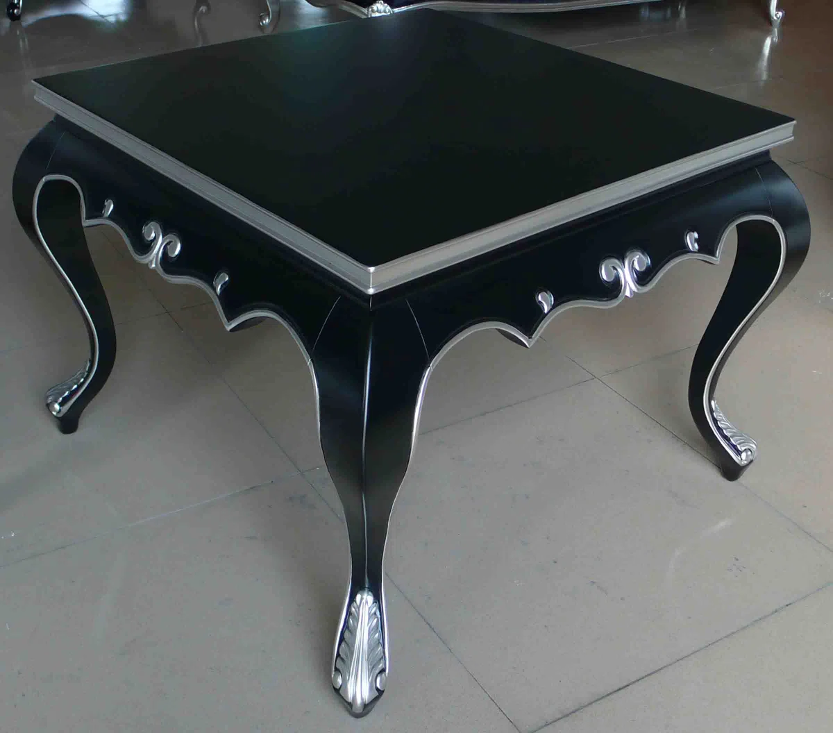 Tables, consoles and tabletops R206