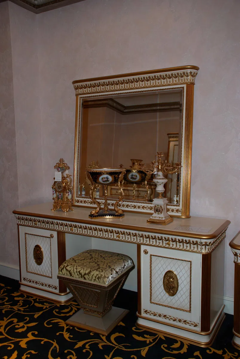 Furniture sets and selections F8529AE552AD