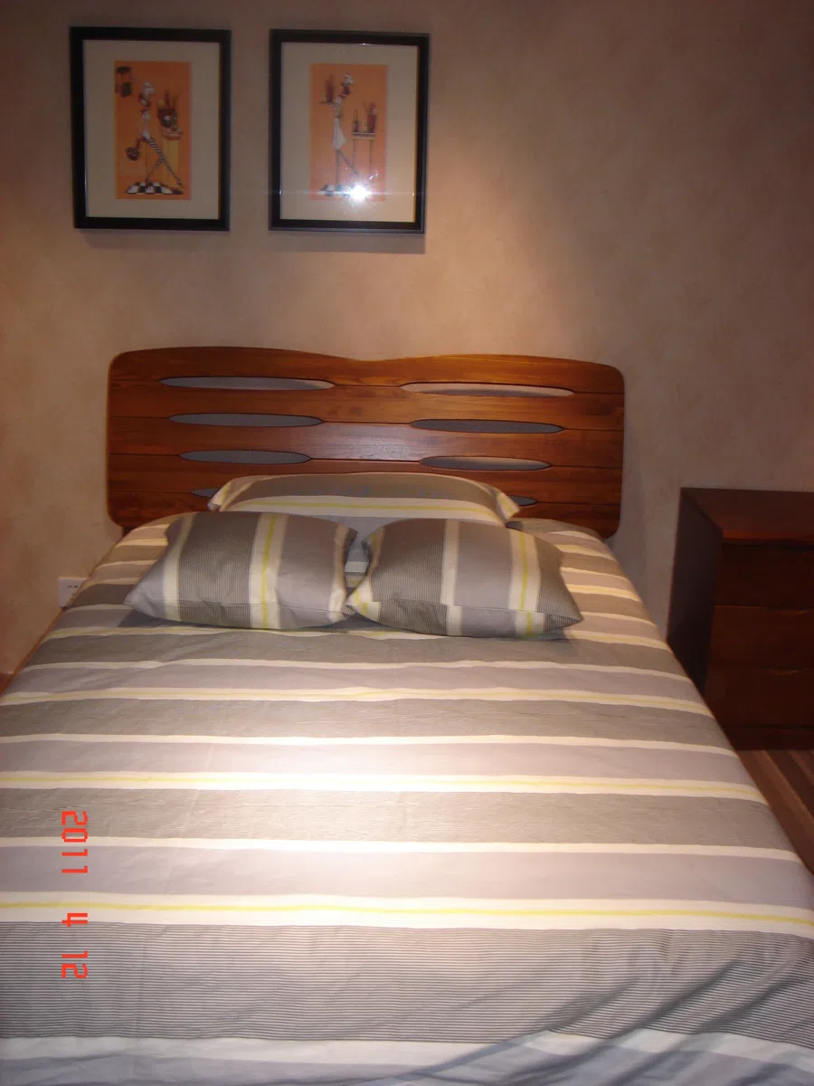 Beds and bedrooms DSC04504