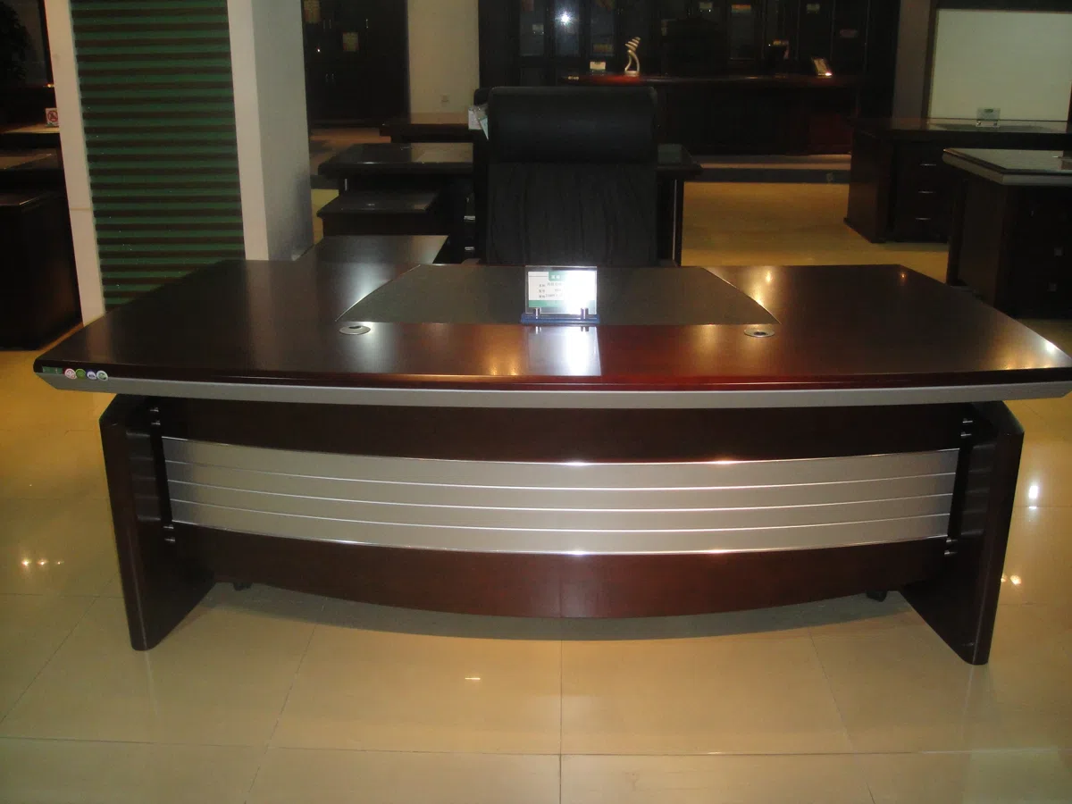 Tables, consoles and tabletops H06222
