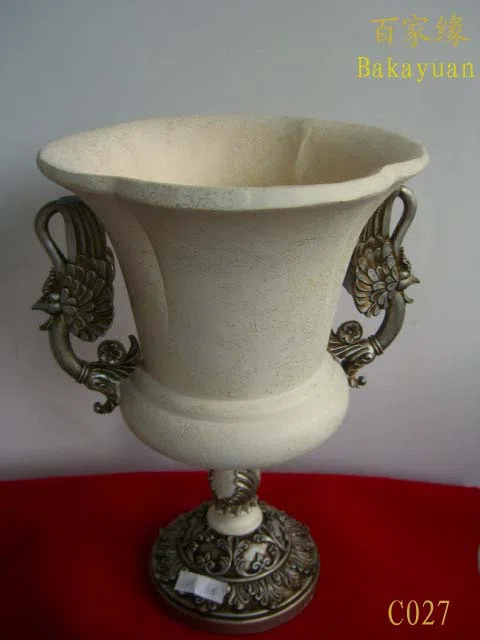 Decor and interior accessory selections C027