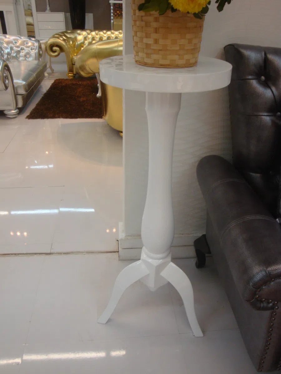 Decor and interior accessory selections DSC01590